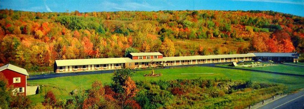 Ladd Brook Inn Pownal エクステリア 写真