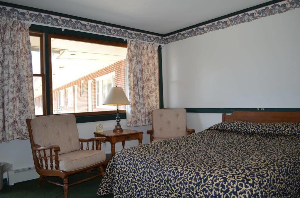 Ladd Brook Inn Pownal エクステリア 写真