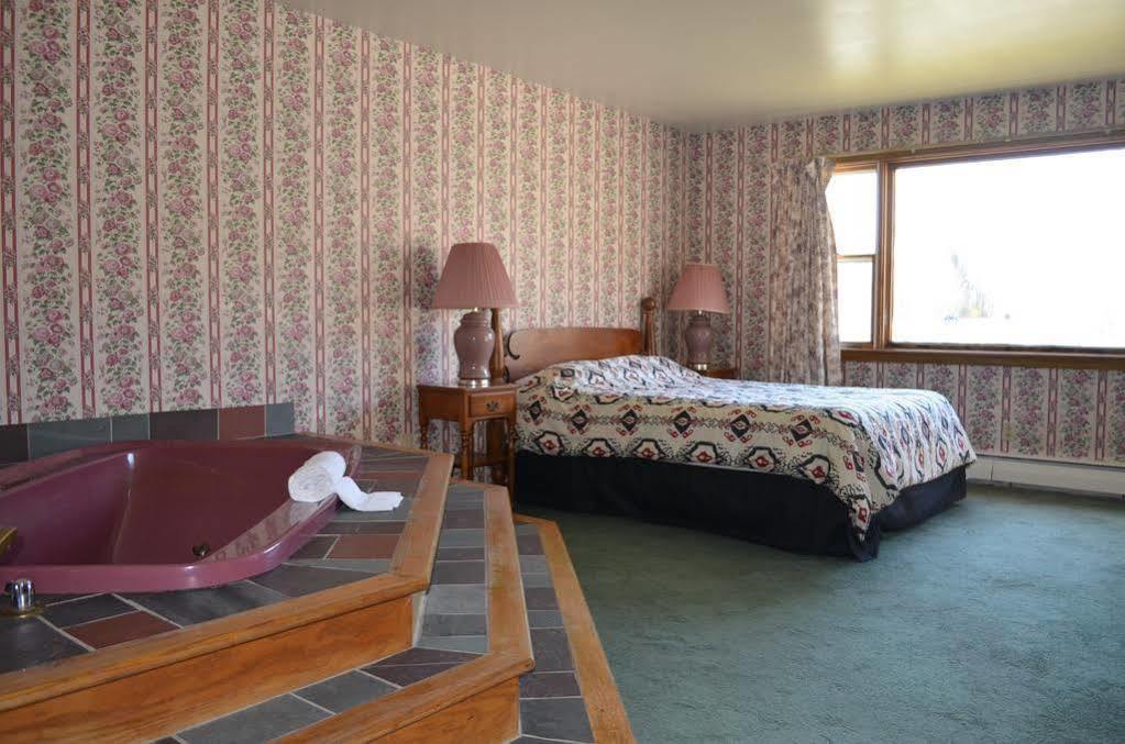 Ladd Brook Inn Pownal エクステリア 写真