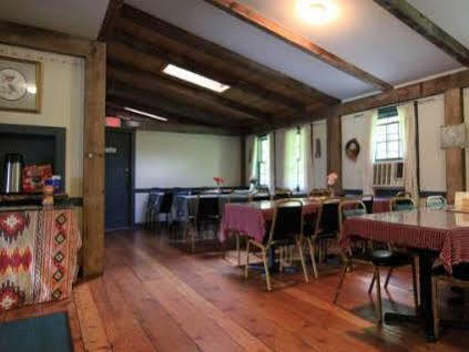 Ladd Brook Inn Pownal エクステリア 写真