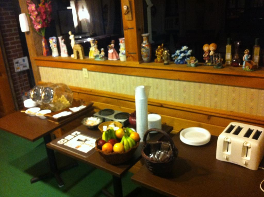 Ladd Brook Inn Pownal エクステリア 写真