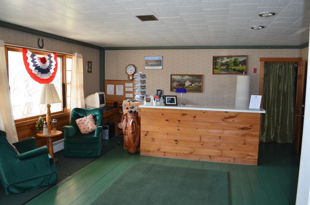 Ladd Brook Inn Pownal エクステリア 写真